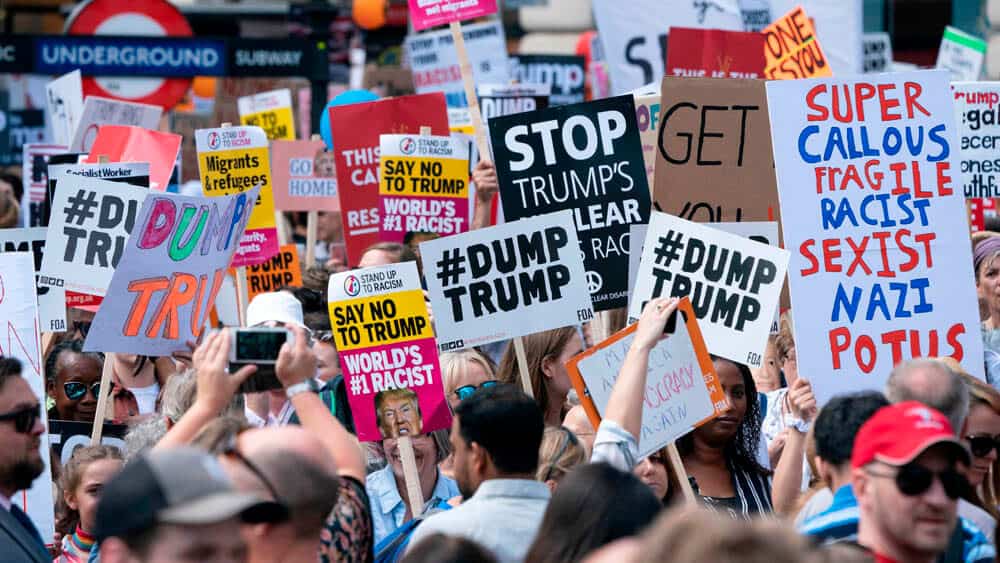 Ytringsfriheten er den laveste som er målt på ti år. Her fra en demonstrasjon i London 13. juli 2018. Foto: David Levenson/Alamy Live News